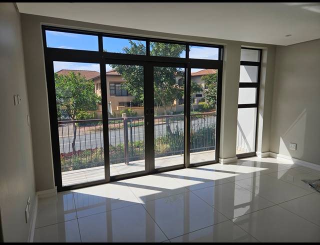4 BEDROOM TOWNHOUSE FOR SALE IN IZINGA ESTATE